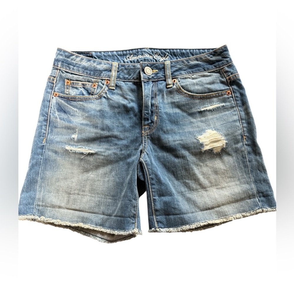 American Eagle, size 2, distressed denim shorts, never worn